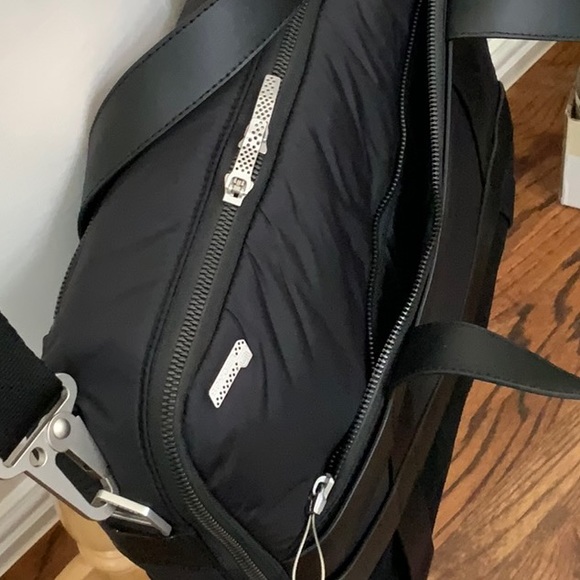 Spyder BRIEFCASE w/ strapping - Picture 12 of 16